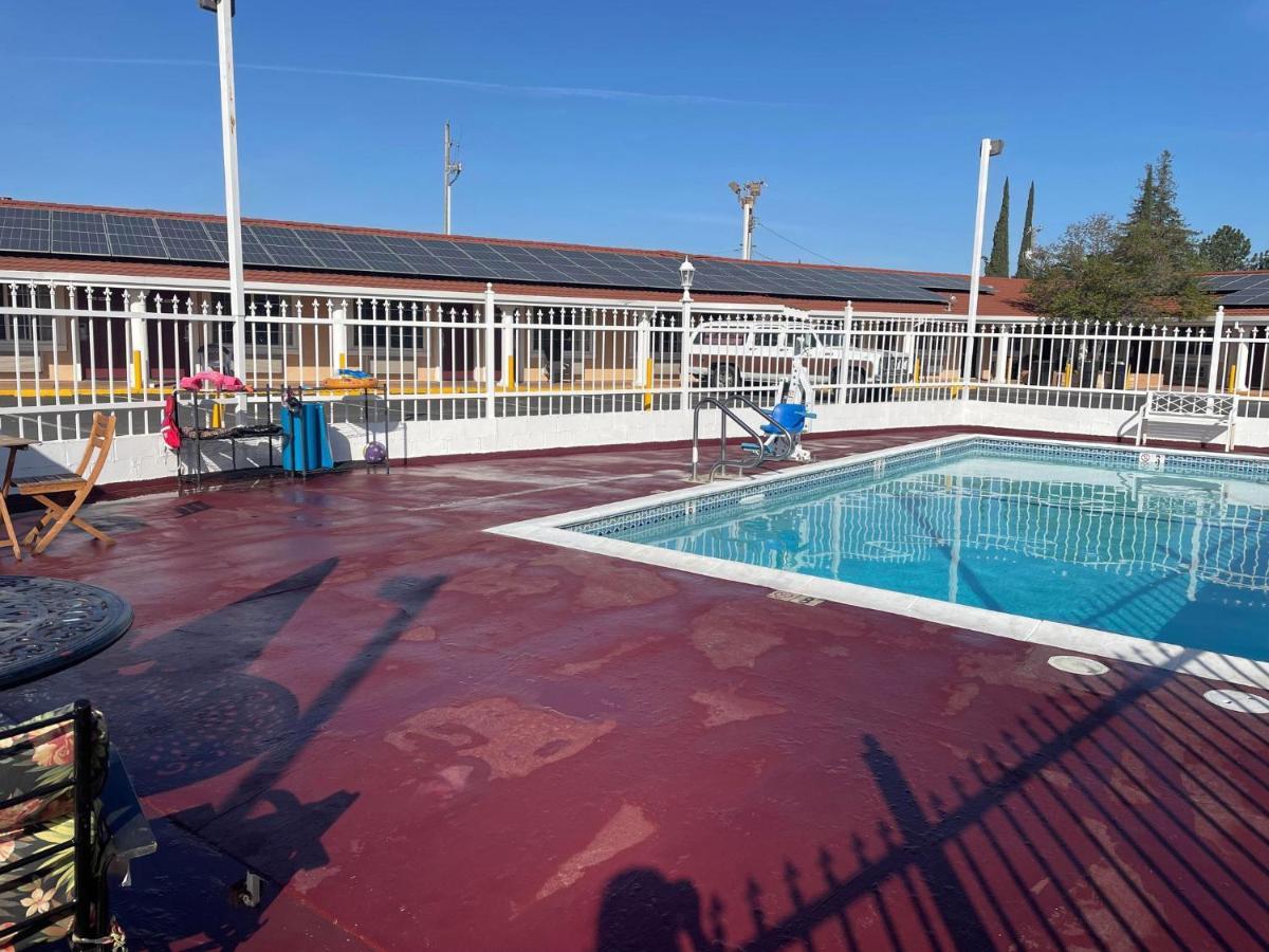 Holiday Motel Oakdale Kültér fotó