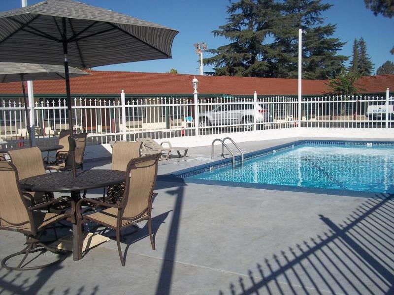 Holiday Motel Oakdale Kültér fotó
