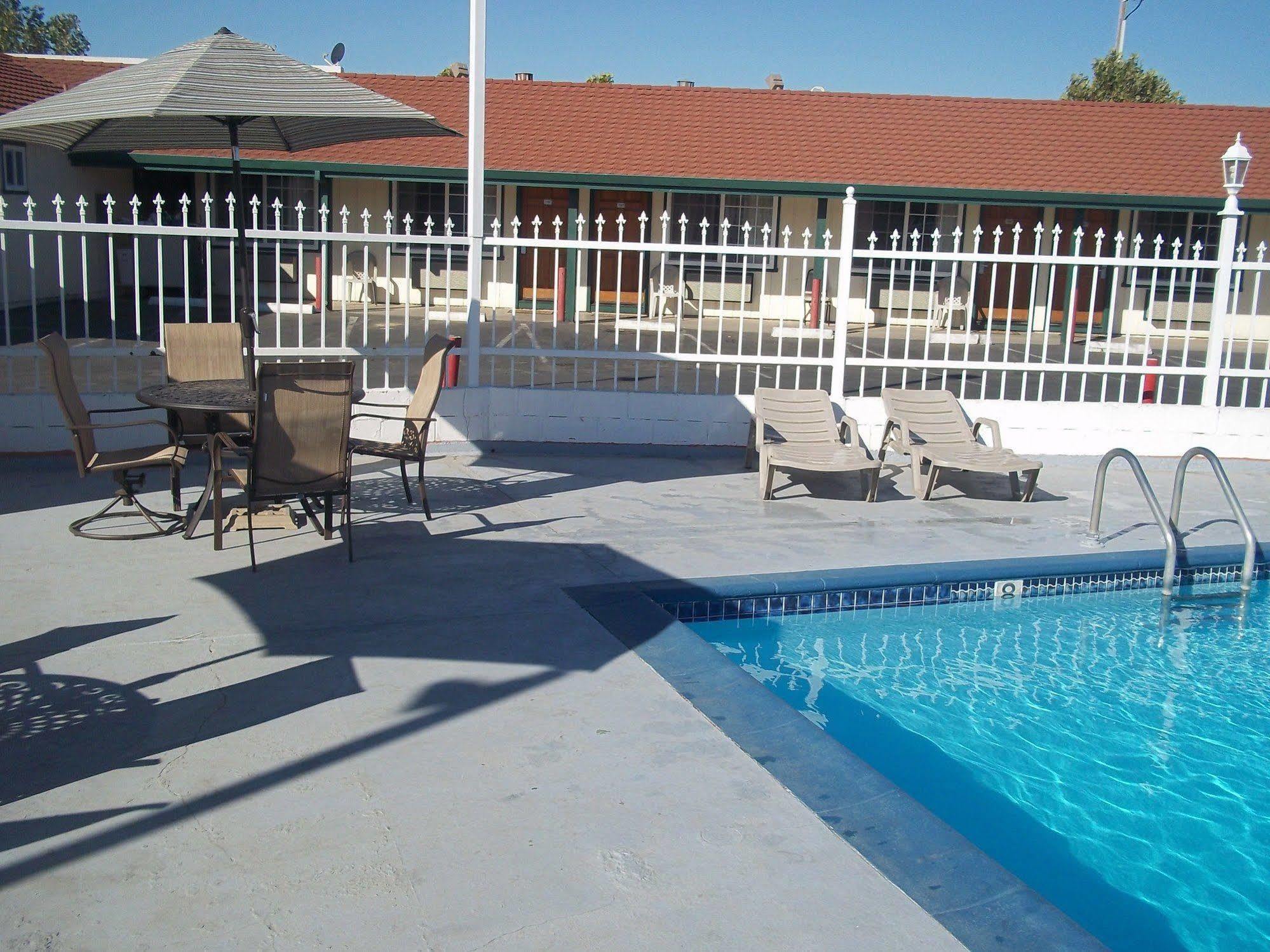 Holiday Motel Oakdale Kültér fotó