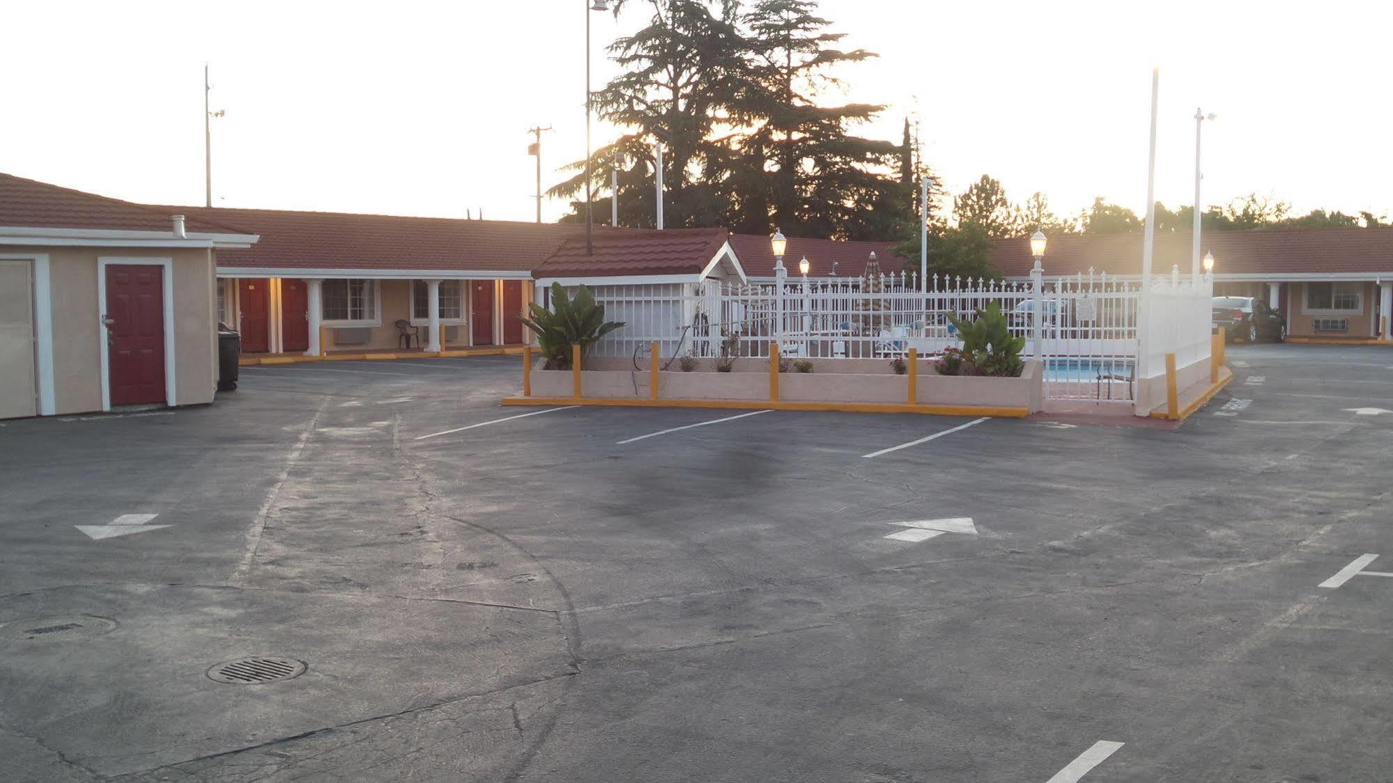 Holiday Motel Oakdale Kültér fotó